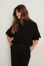 Pull En Tricot Biologique Et Court Avec Col Roulé noir NA-KD