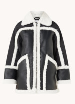 3 Veste matelassée Filipina en simili cuir noir Mango, via Debijenkorf