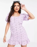 Robe courte Lila en broderie anglaise à encolure carrée et manches bouffantes Asos