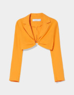 Blazer cropped orange avec bijou Bershka