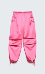 Pantalon cargo en satin Pacha rose Stradivarius