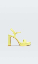 Sandales talon plateforme jaune Stradivarius